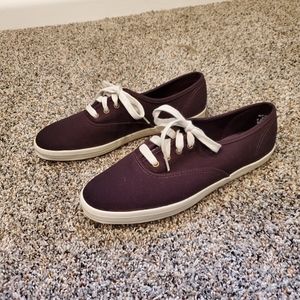 Keds sneakers in the color deep purple, size 7